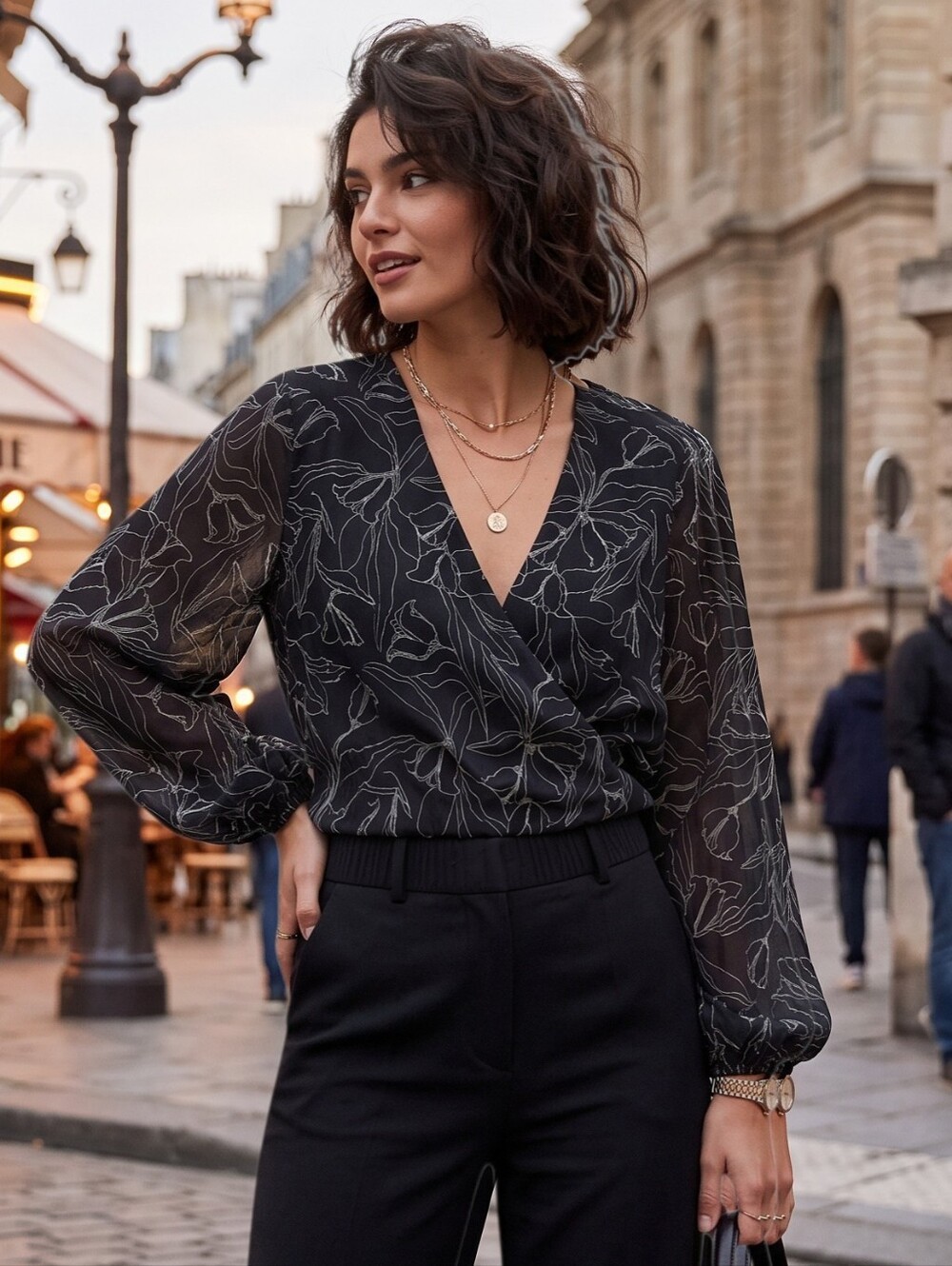 ASTR the Label Tulip Floral Surplice V-Neck Blouse Medium Black